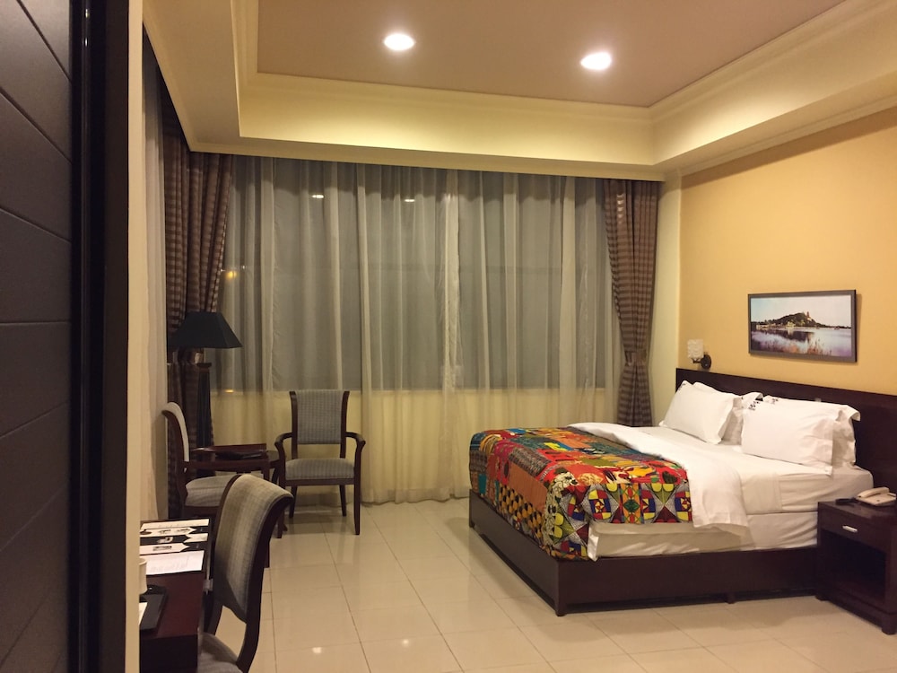 Royal Grand Hotel 19/64