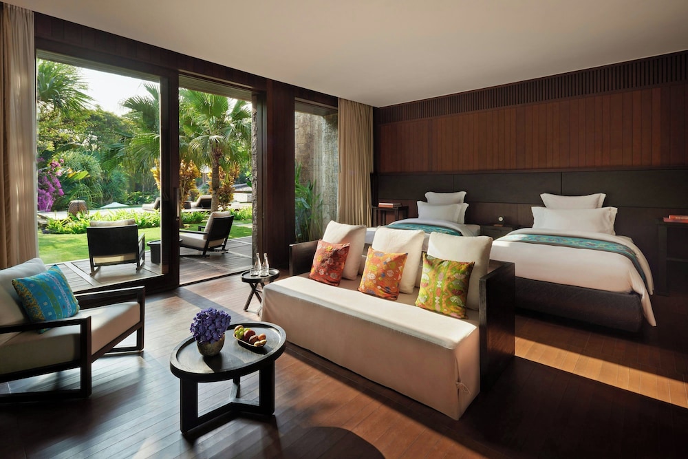 5 Bedrooms, Mansion, 4 Beds, 3 King Beds, Private Pool
