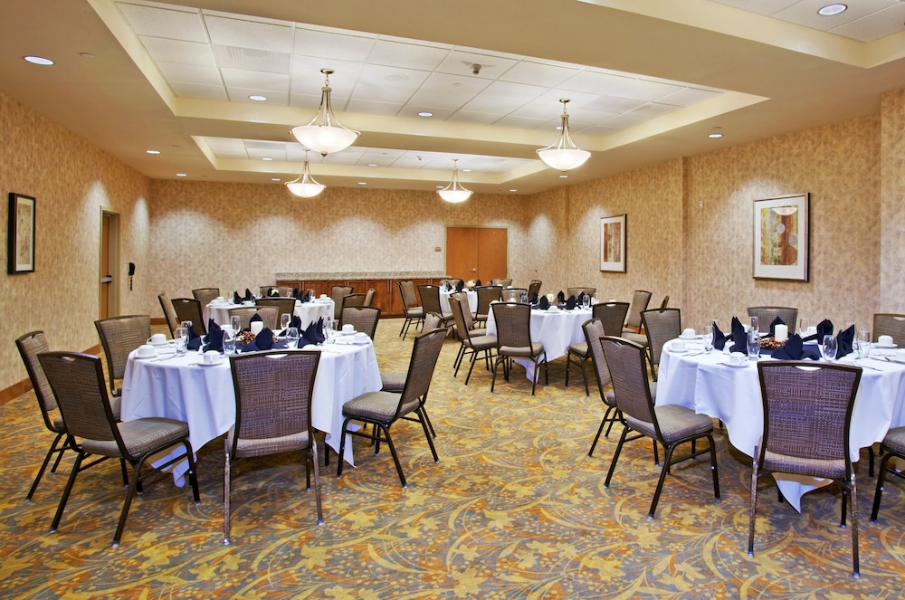 Holiday Inn Laramie 69/79
