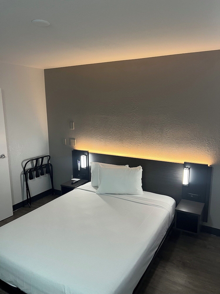 Motel6 Lakeland, FL 18/49