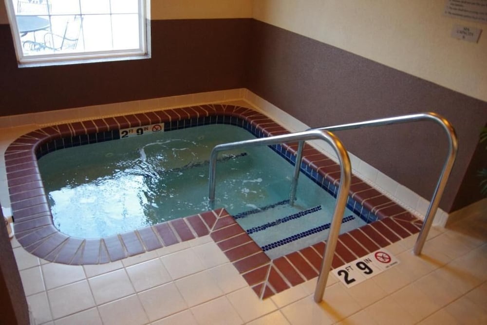 Grandstay Residential Suites Ames 24/52