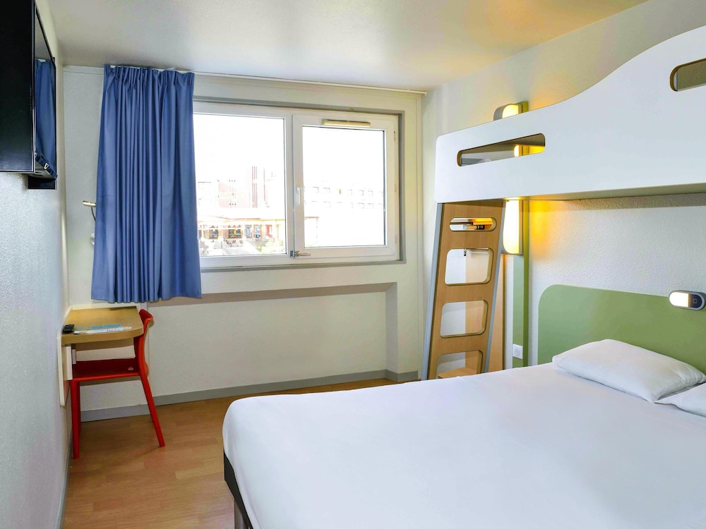 Ibis Budget Bordeaux Le Lac 25/52