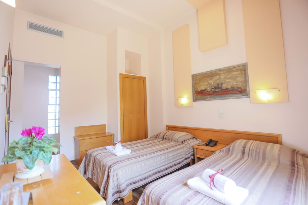 AEGEON HOTEL 16/50