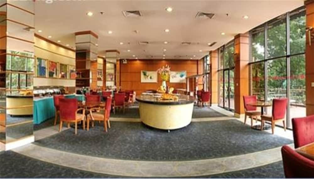 Cypress Hotel 26/45