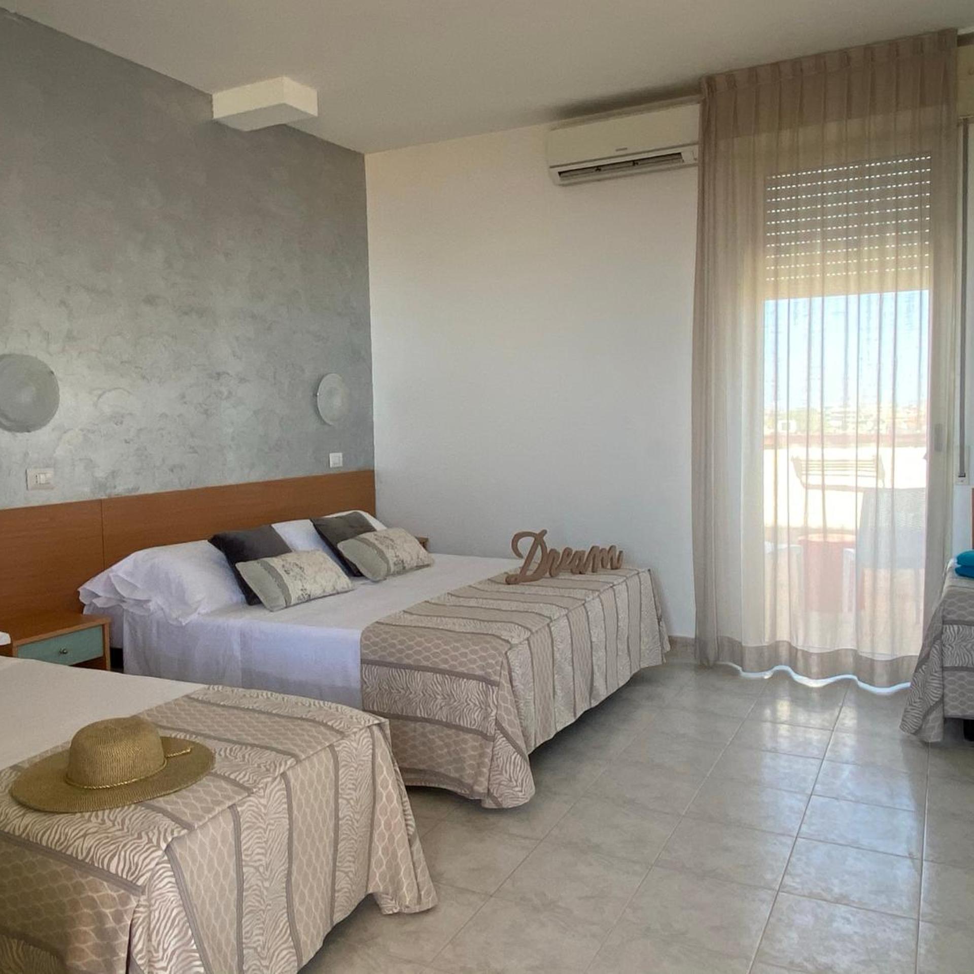 Hotel Jumbo 12/50