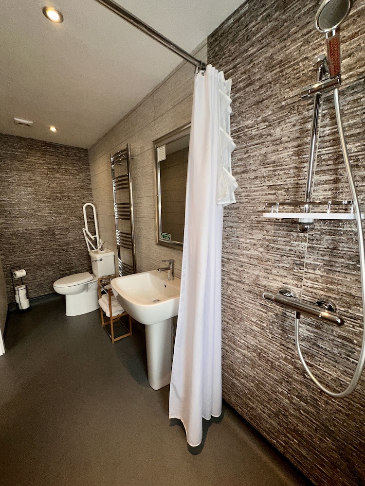 غرفة تنفيذية بسريرين منفصلين وسرير كينج وسرير فردي، Spilman Hotel 10/10