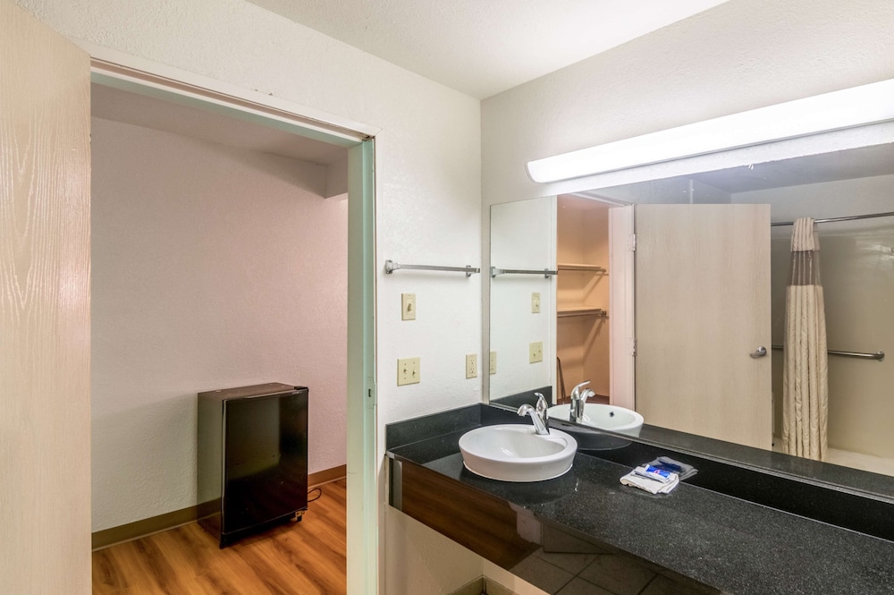 Motel6 Oklahoma City, OK 53/55
