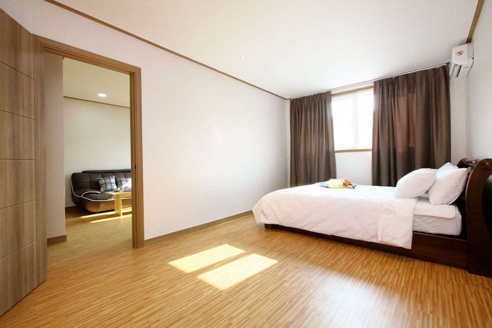 Traum Hotel &amp; Condo 13/55