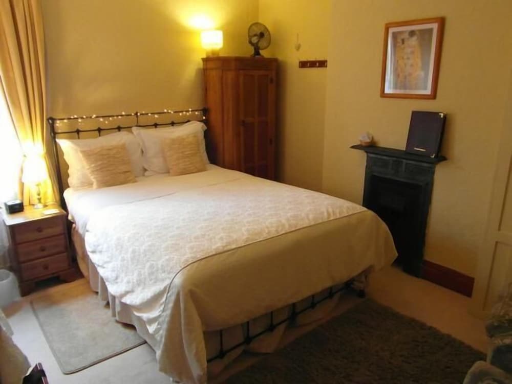Anton Guest House Bed and Breakfast 6/50