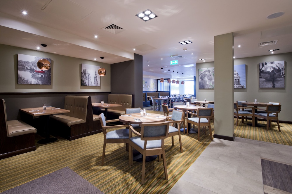 Premier Inn Leeds City Centre (Whitehall Road) Hotel 37/50