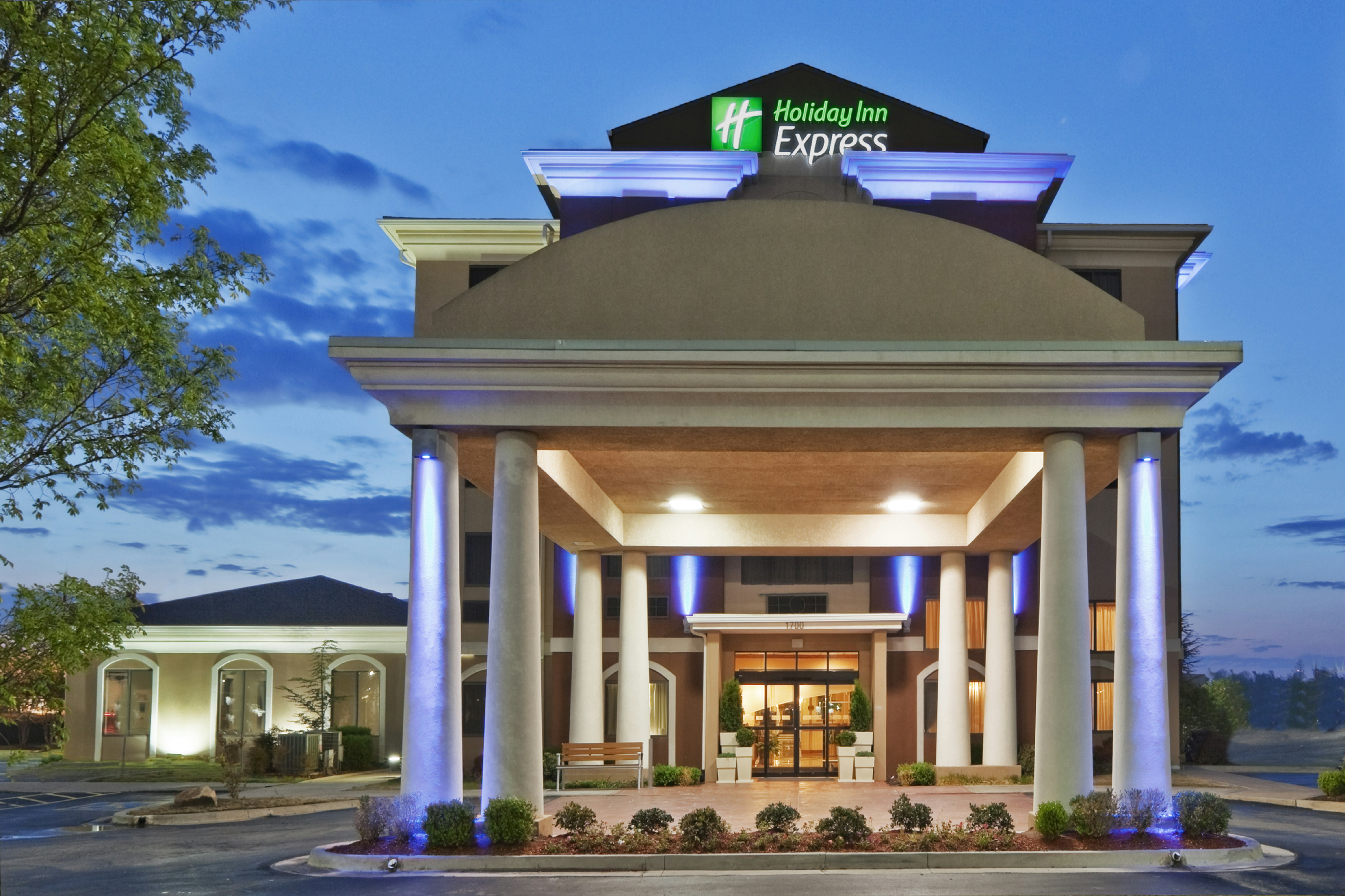 Holiday Inn Express & Suites Midwest City, an IHG Hotel 2/62