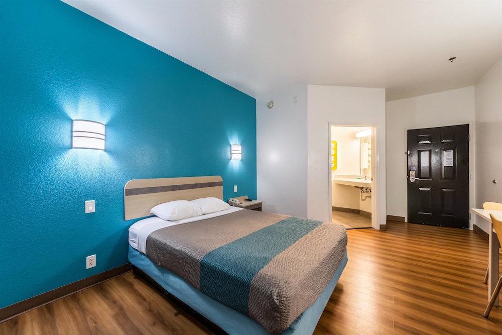 Motel6 Pharr, TX 27/55