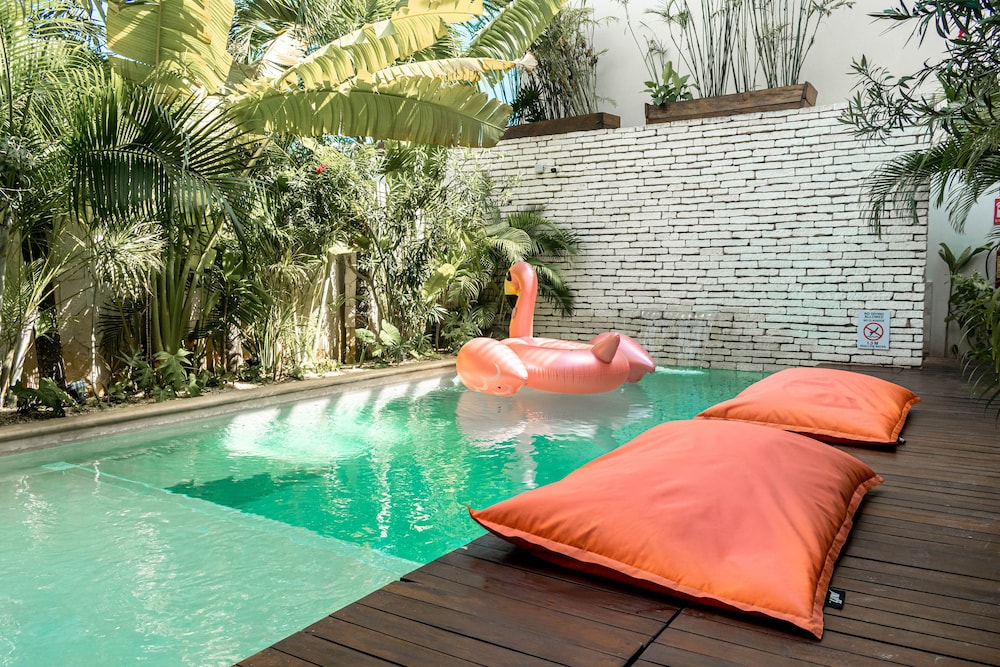 The Strabon Tulum 12/86