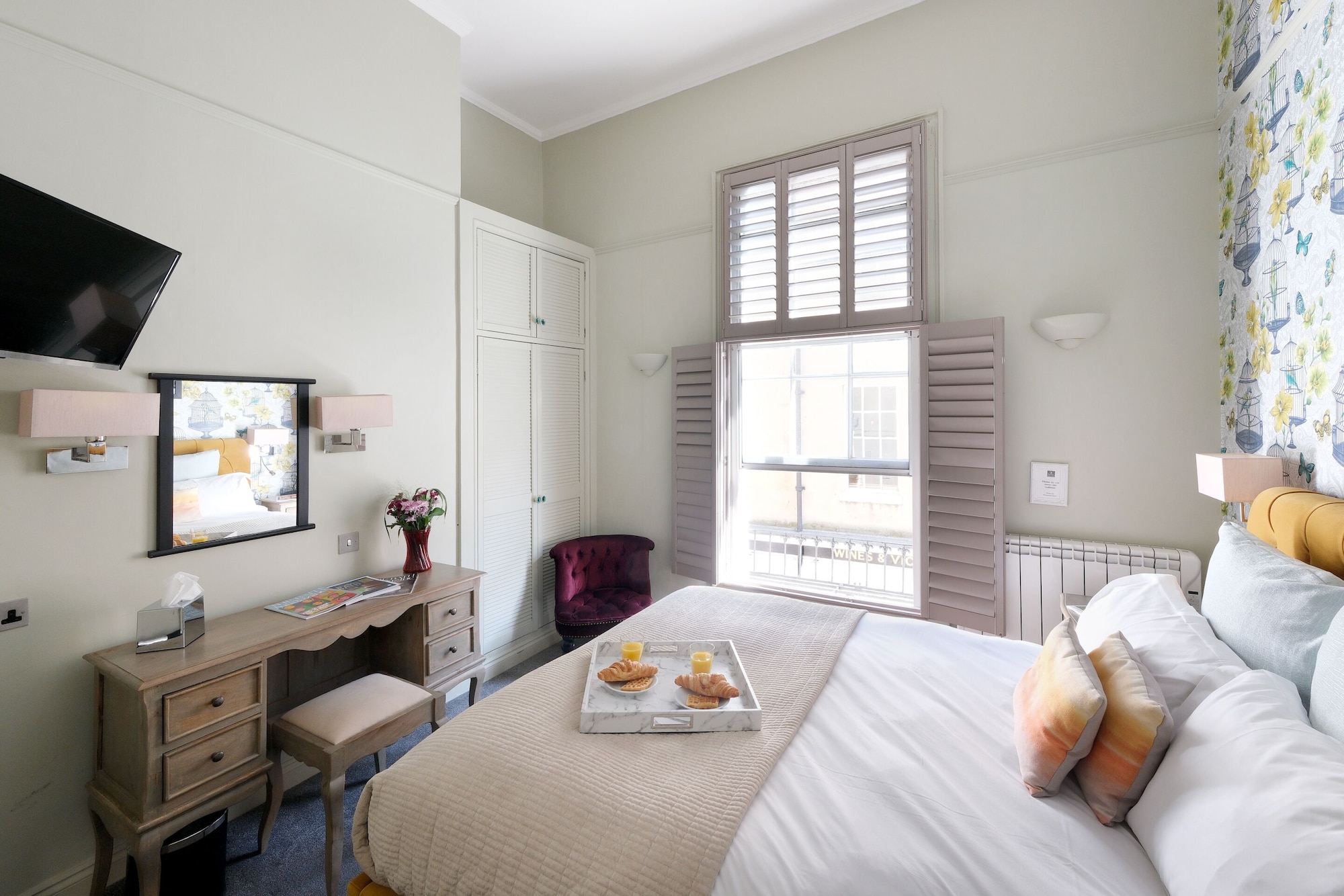 EXCLUSIVE, DOUBLE BED