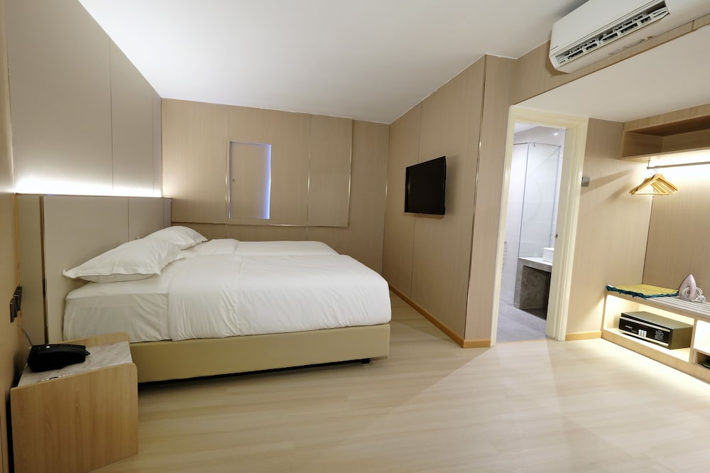Ming Star Hotel 46/64