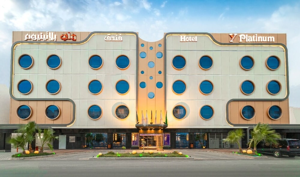 Y Platinum Hotel 3/43