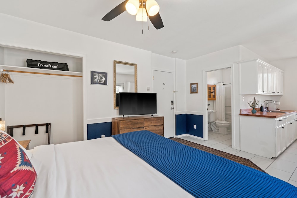 The Bent Elbow Hotel and Restaurant 17/40