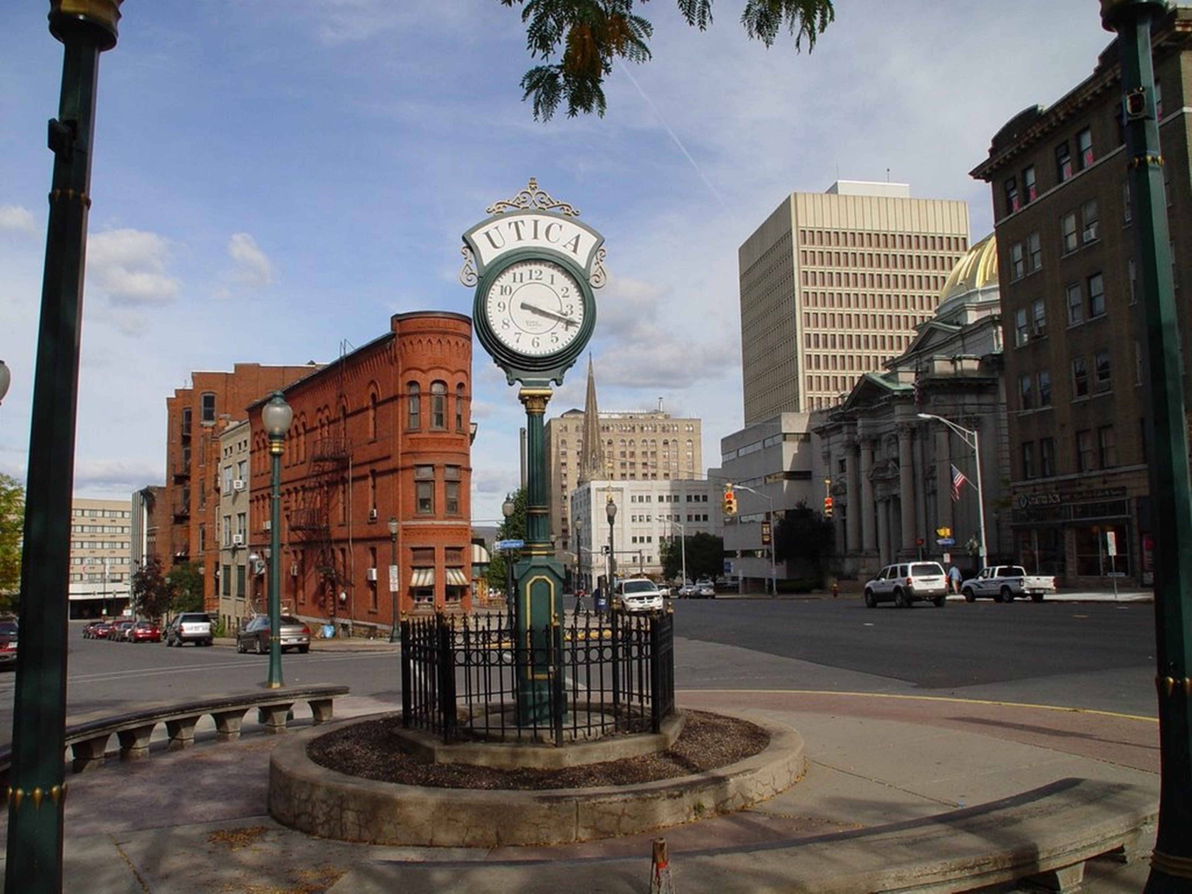 Holiday Inn Express Hotel Amp Suites Utica 56/58