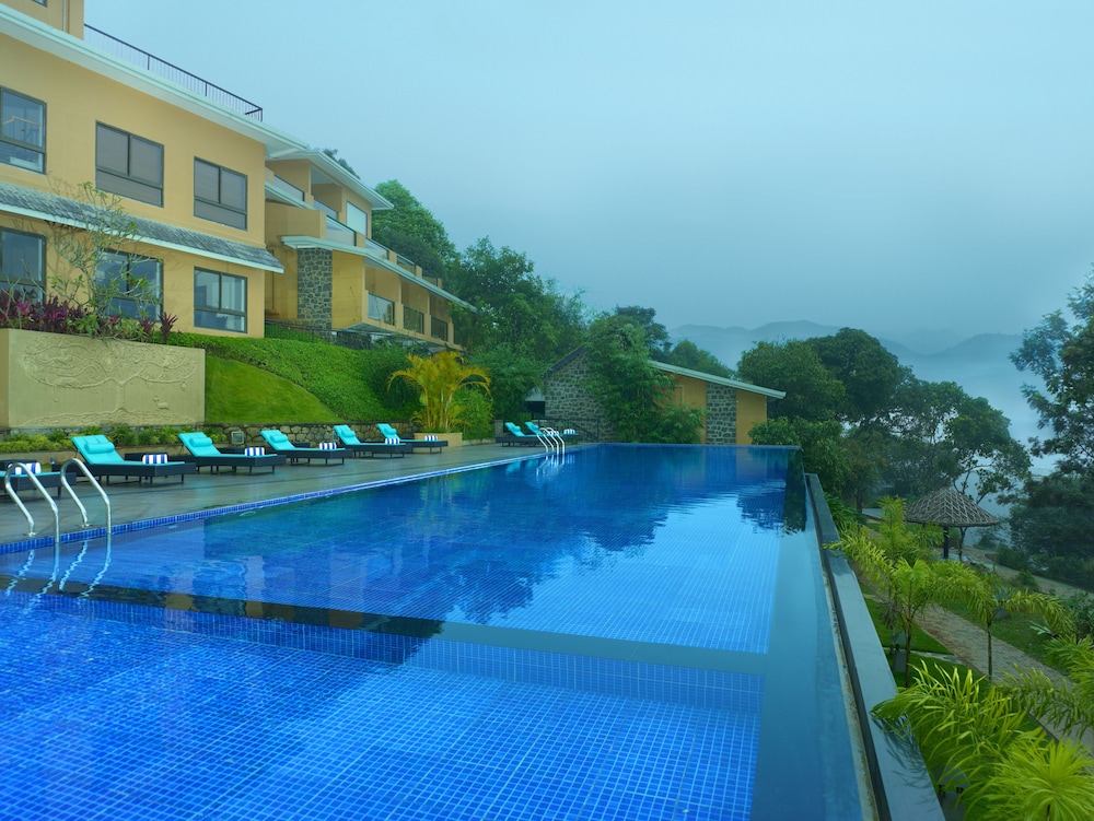 POETREE SAROVAR PORTICO 8/74