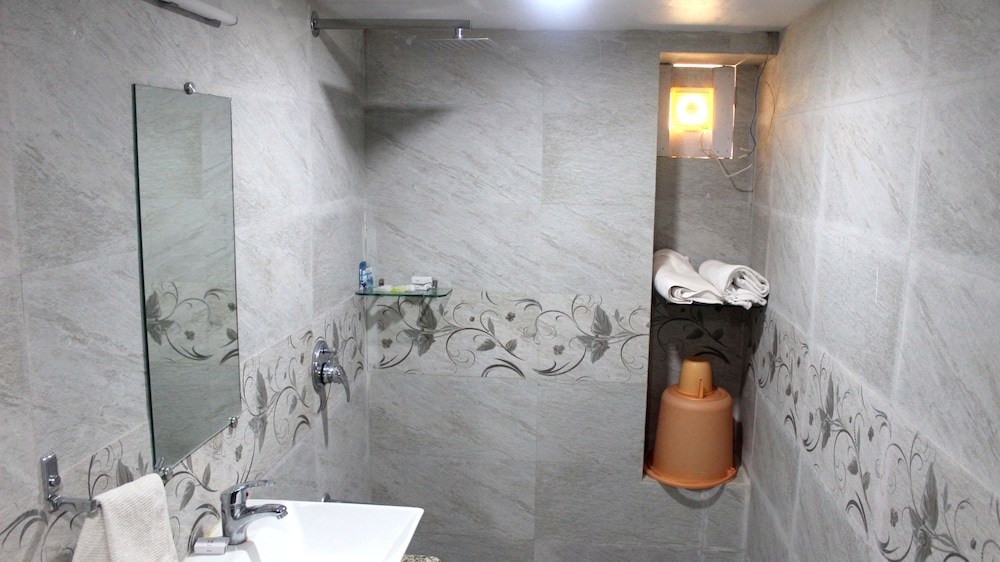 Hotel Toppers Corner Mount Abu 66/67