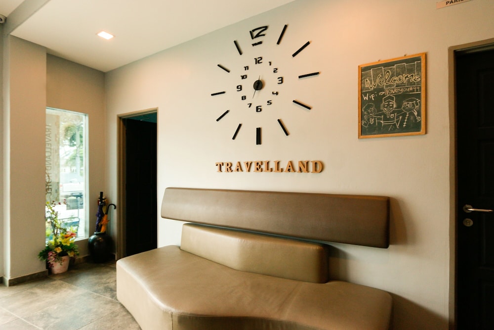 Swing & Pillows at Travelland Hotel, Ipoh 9/99