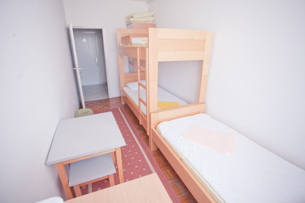 HI Hostel Zagreb 14/32