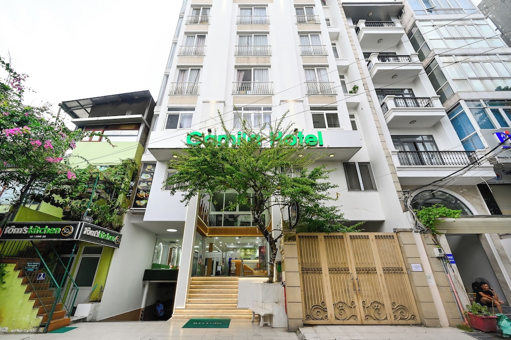 Camila Hotel 2/50