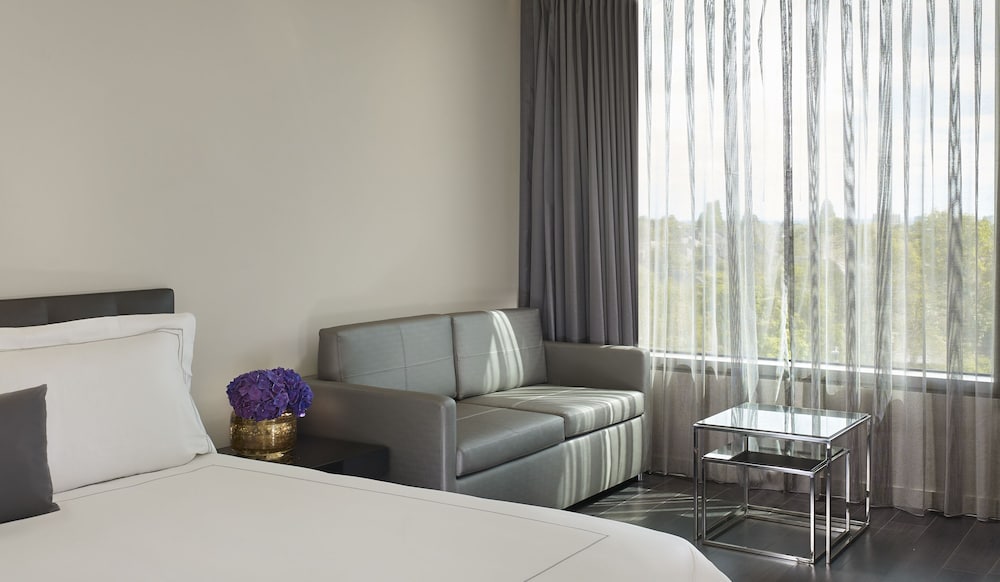 Park Plaza Park Royal 49/67