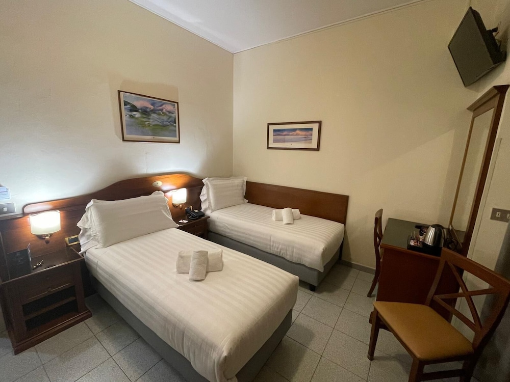 BASIC, TWIN BEDS