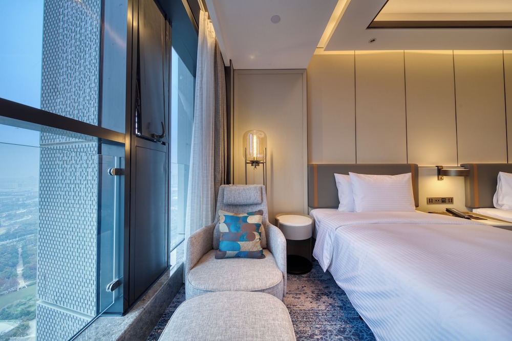 Superior, 2 Double Beds, Wanda Realm Kunming 3/7