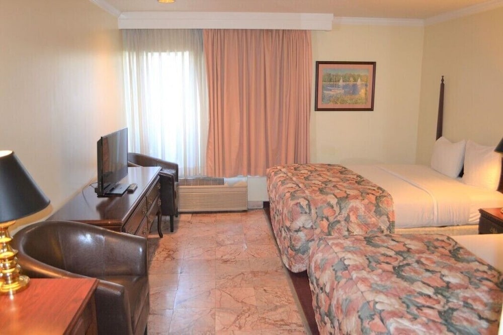 Merced Inn And Suites 10/15