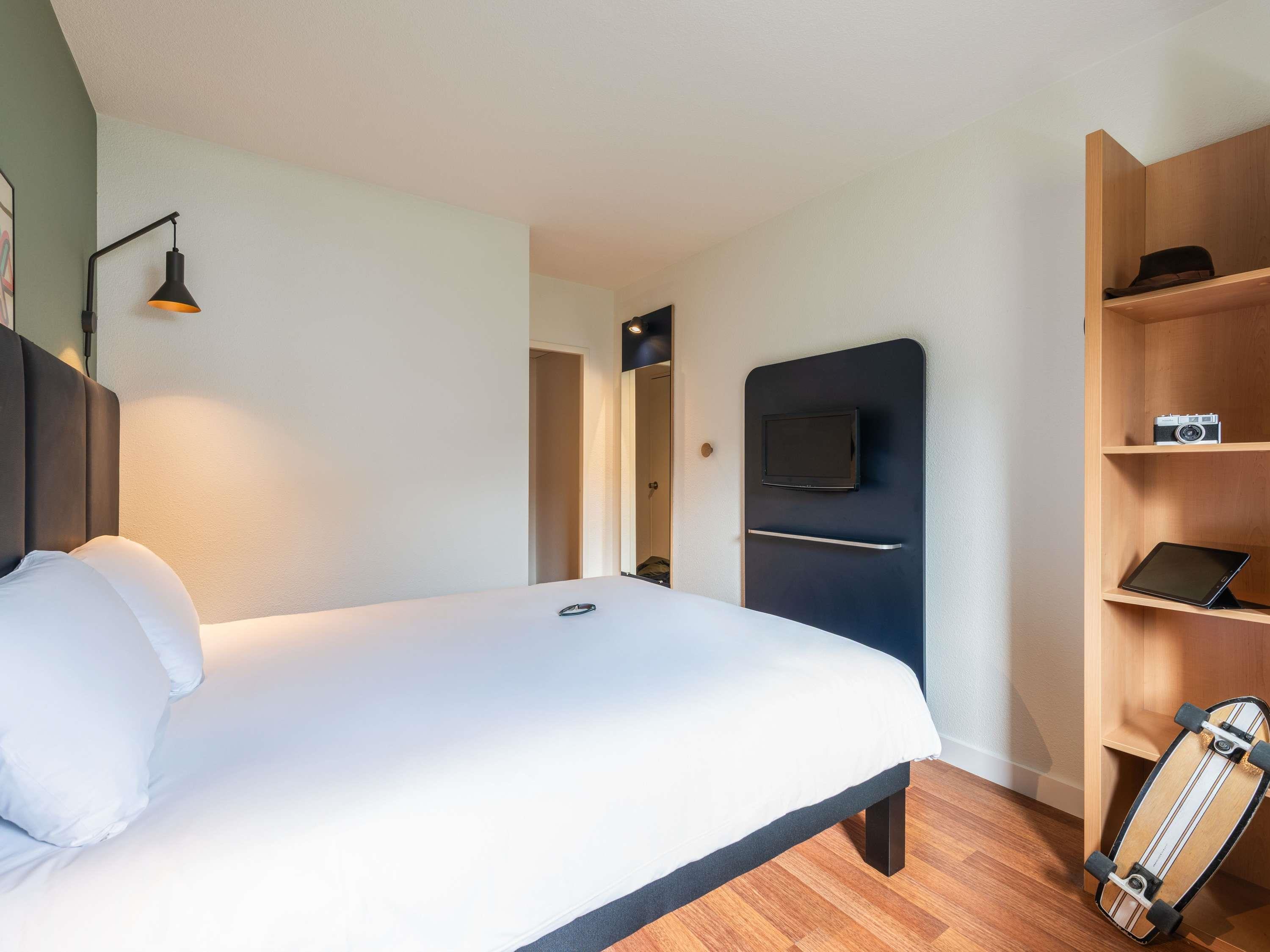Ibis Bourg Jasseron Teyssonge 9/23