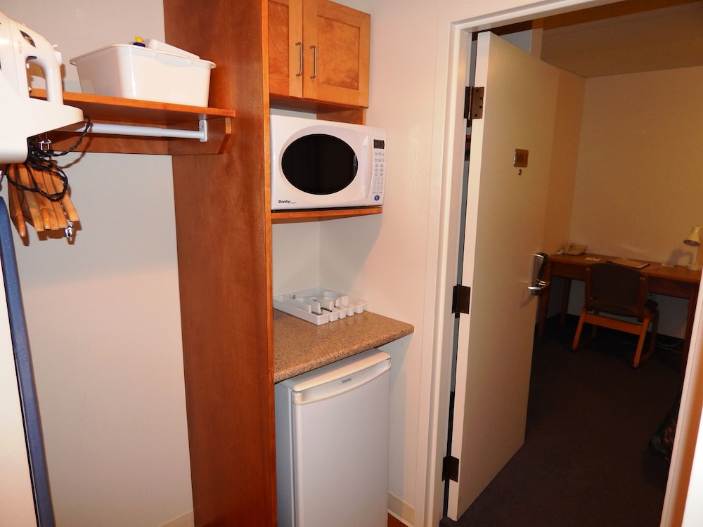 Slemon Park Hotel & Conference Centre 35/35