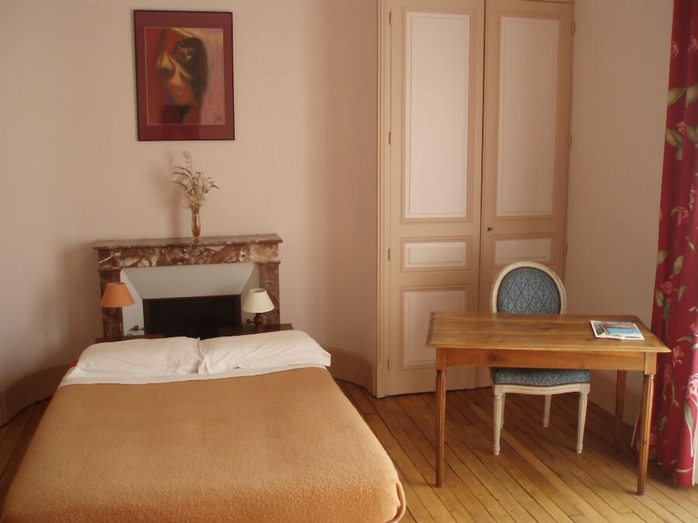 AUBERGE DUPUYTREN 11/21