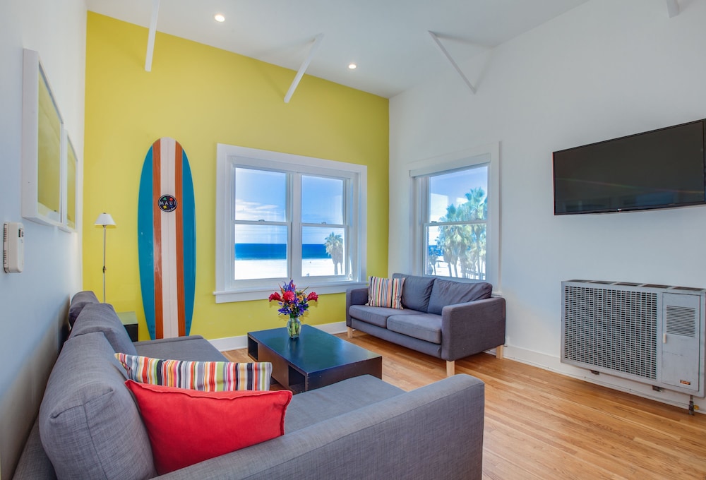Venice Suites 33/68