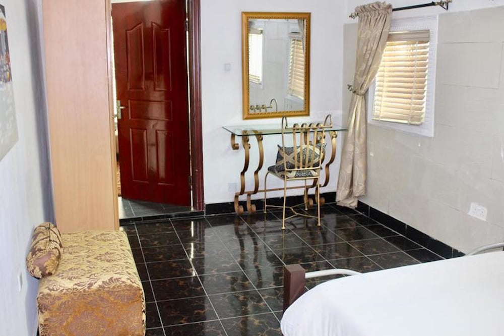 The Residence Apartments 24/27