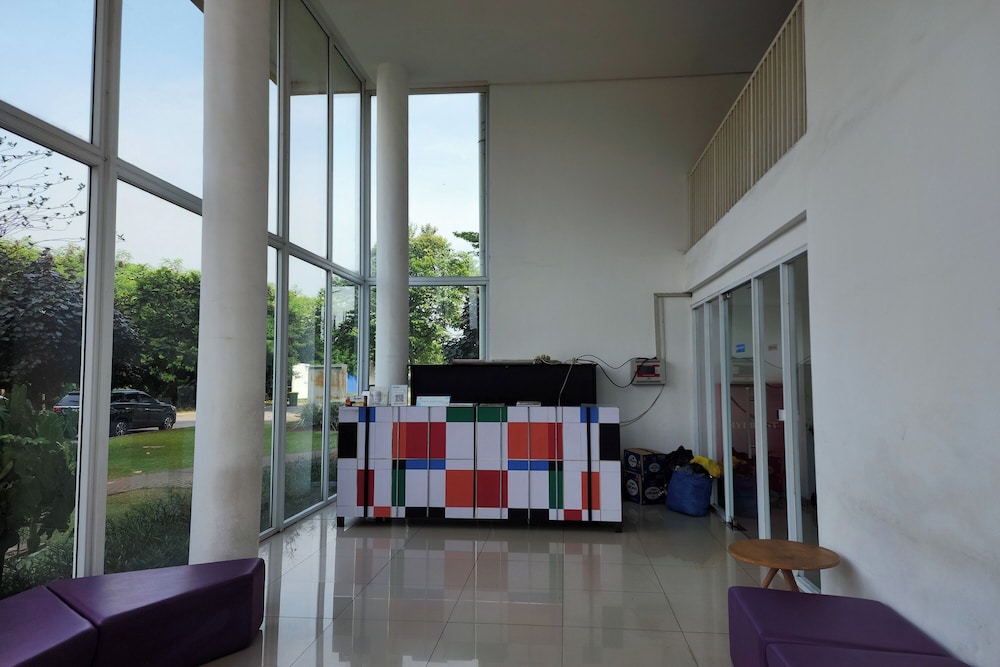 Barata Hotel Near Bandara Soekarno Hatta 10/32