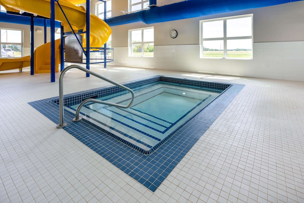 Microtel Inn And Suites By Wyndham Portage La Prairie 20/33