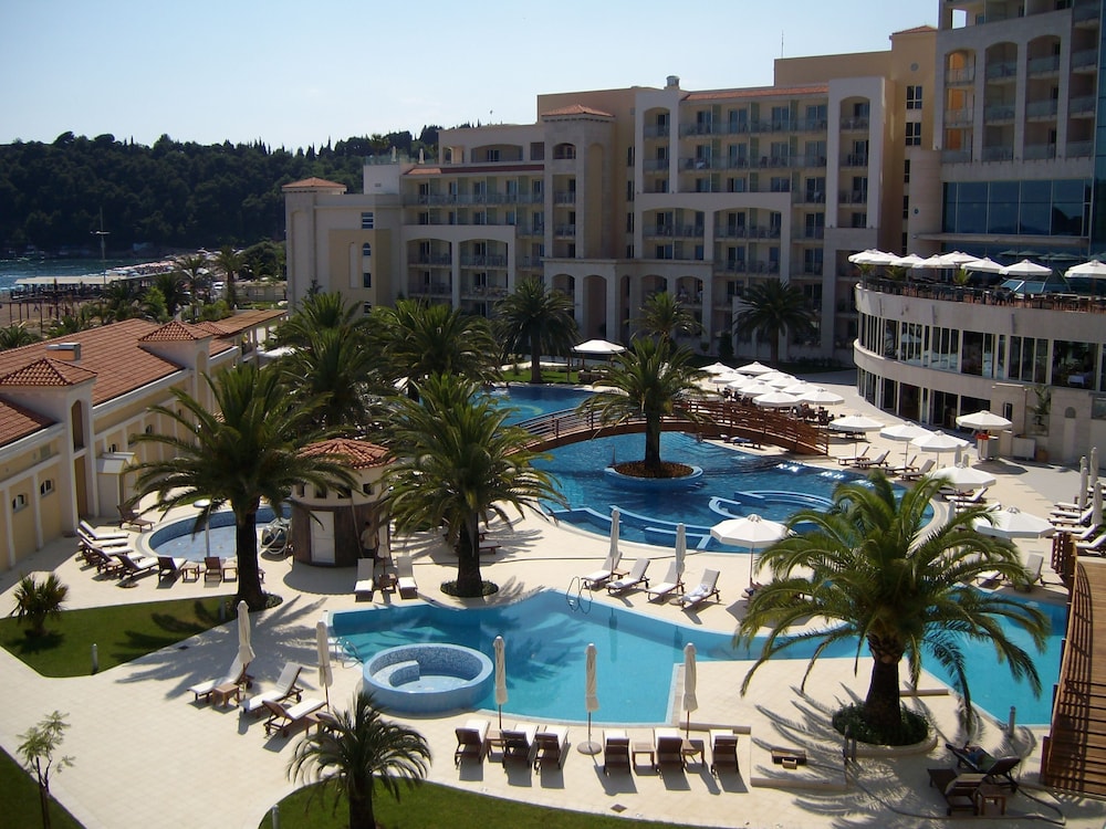 Splendid Conference Spa Resort in BECICI