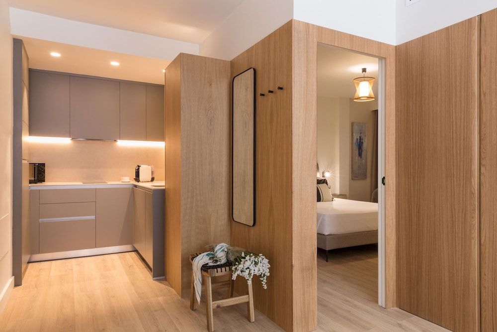 PUERTA CATEDRAL SUITES 28/50