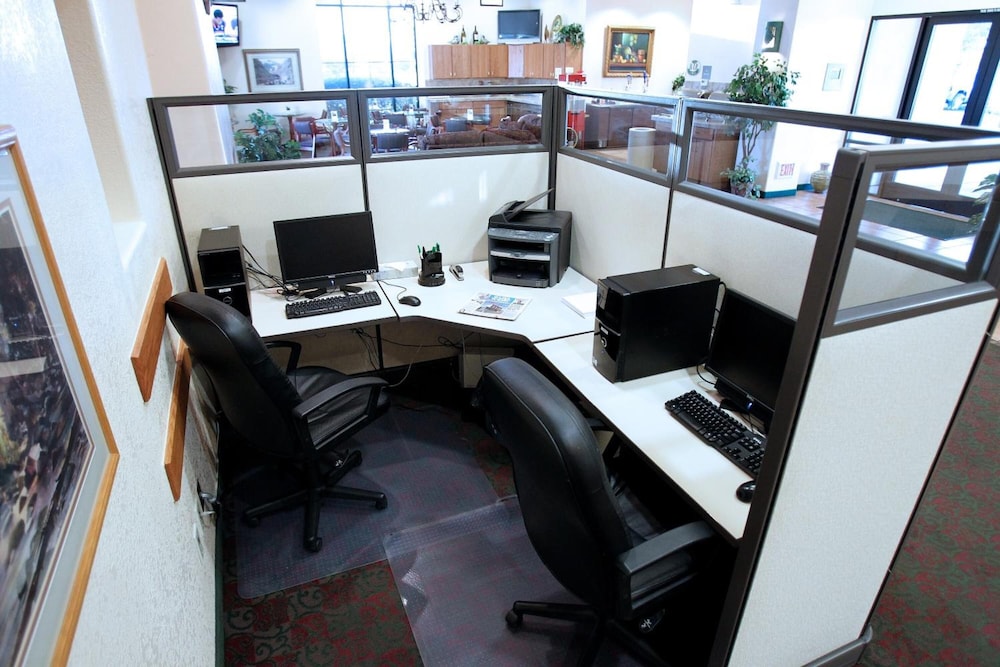 Gateway Studio Suites 46/54