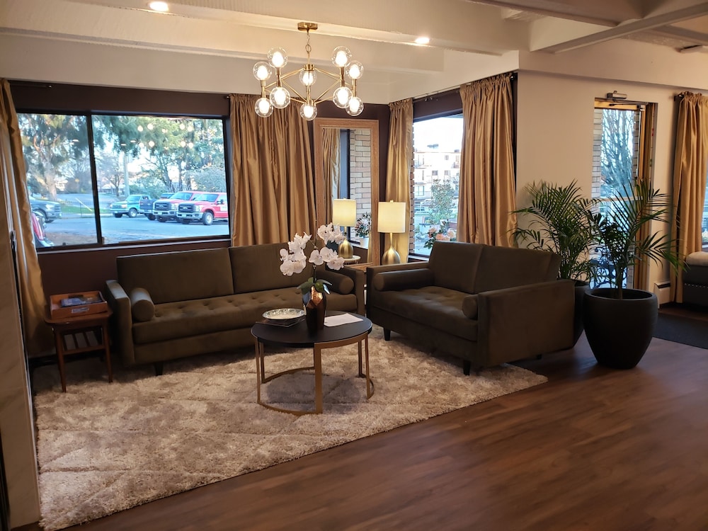 Robin Hood Inn & Suites 38/59