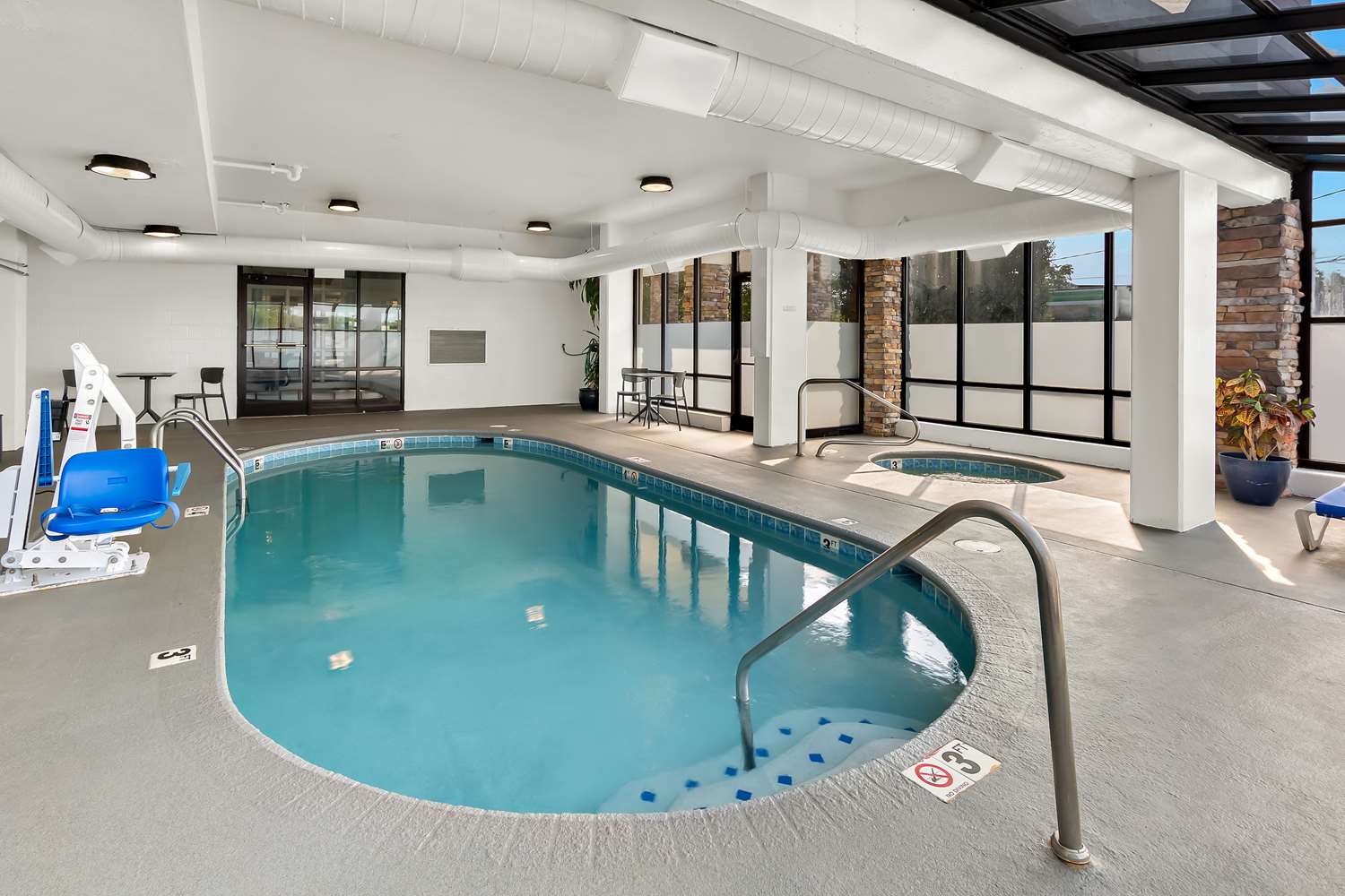 Best Western Knoxville Suites - Downtown 21/39