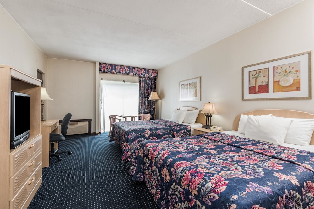 Days Inn By Wyndham Berlin Meriden 12/27
