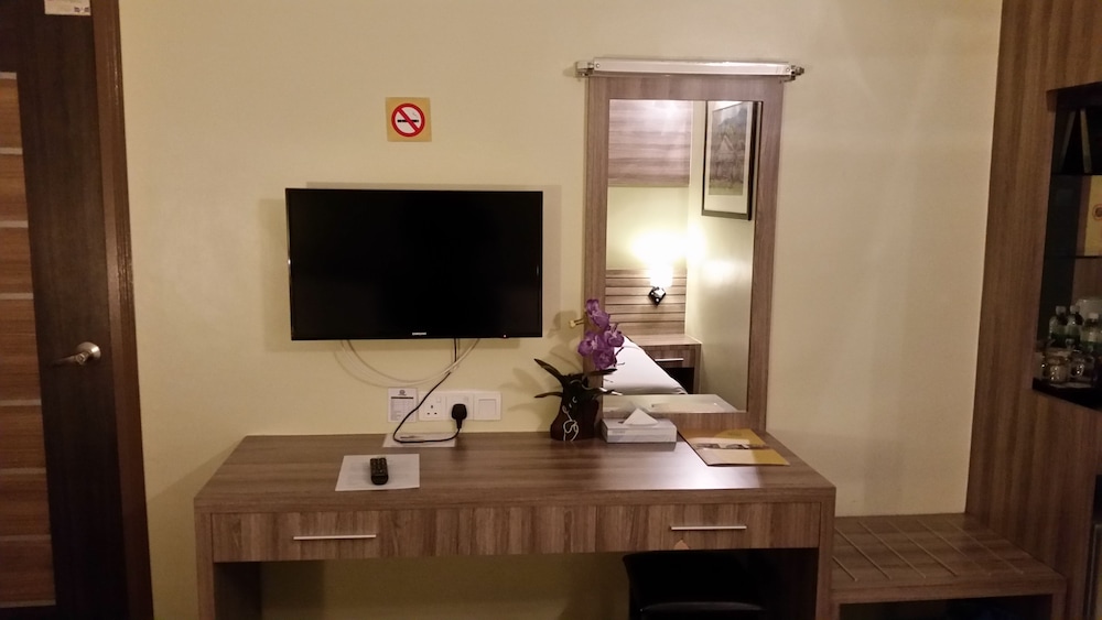 Hig Hotel 66/73
