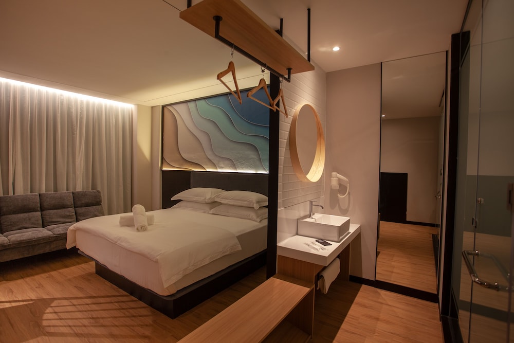 Hako Hotel (Mount Austin) 6/32