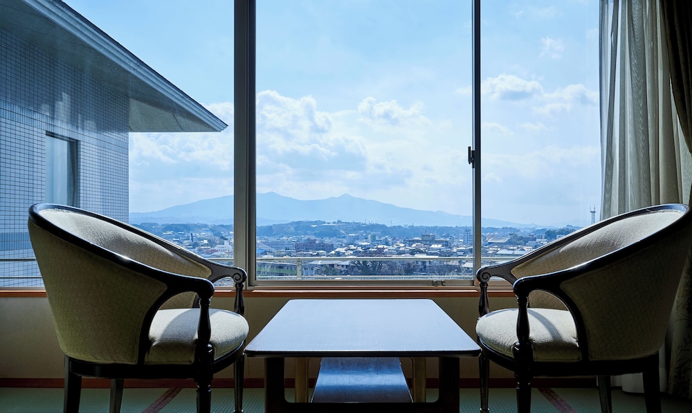 TSUKASA ROYAL HOTEL 60/72