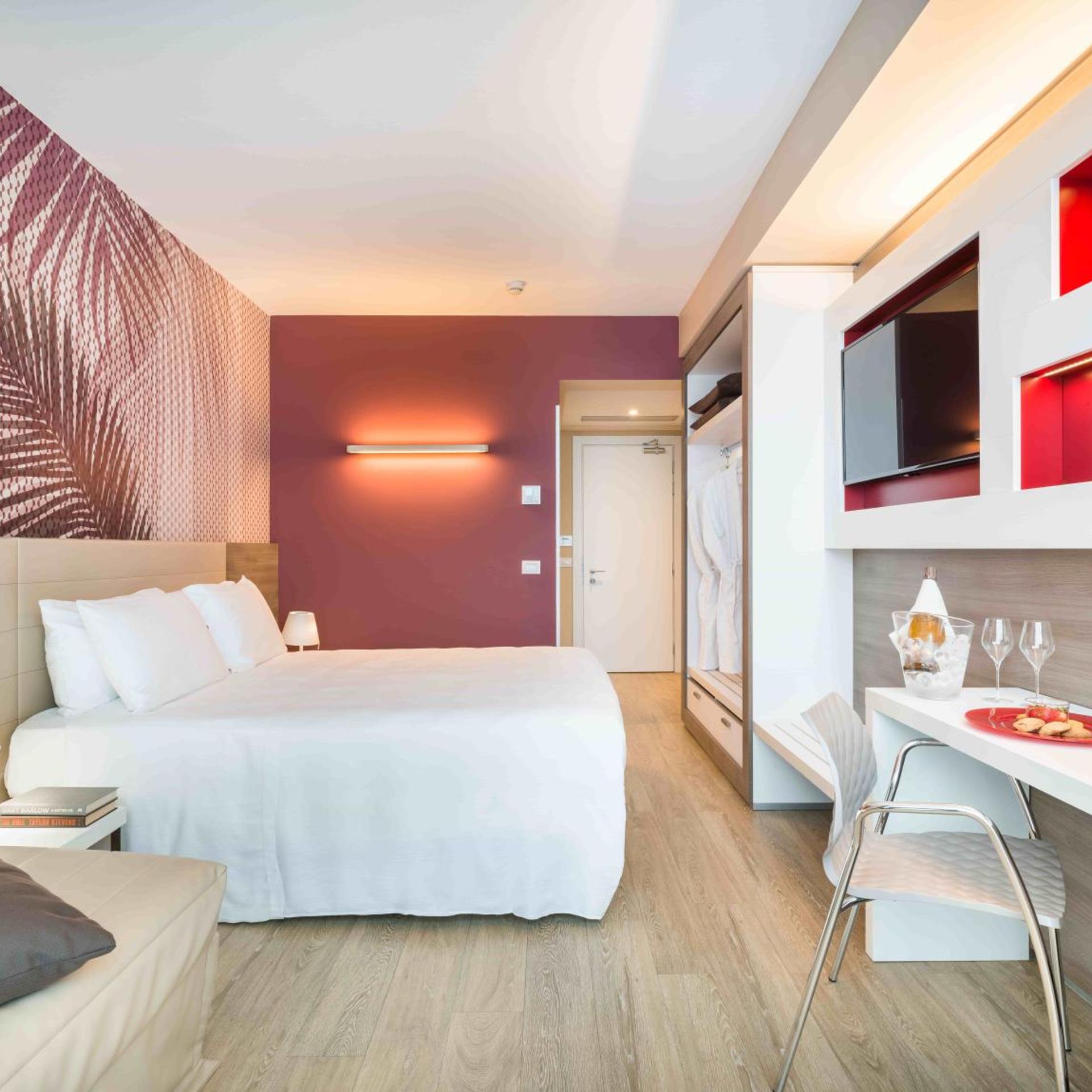 Room, Single, Double Bed