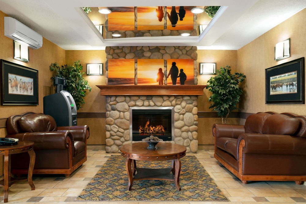 Days Inn & Suites By Wyndham Strathmore 17/29