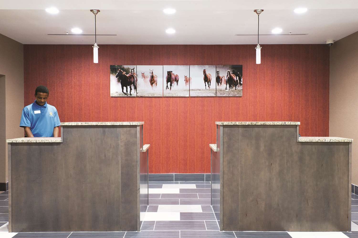 La Quinta Inn Suites Paducah 8/58